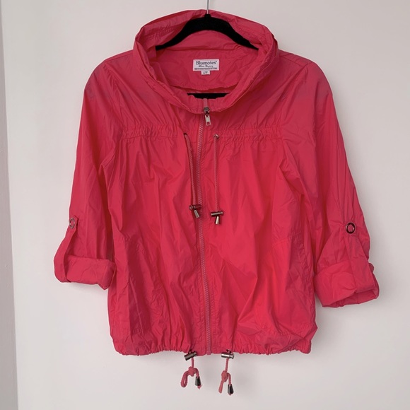 Packable windbreaker - Picture 3 of 4
